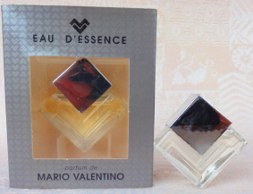 VALENTINO Eau d'essence edp 5ml pleine + Boite